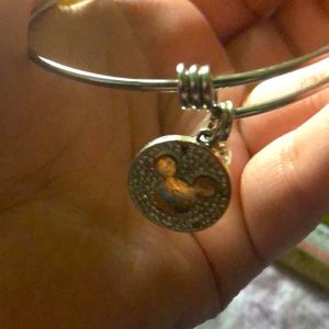 Never stop dreaming Disney bracelet
